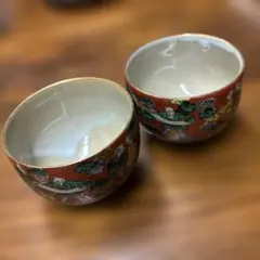 赤色と緑色の湯飲み3個セット