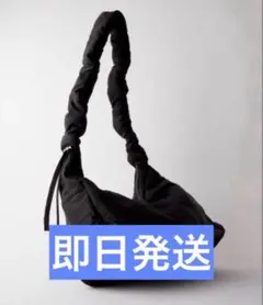 【美品】CLEL 撥水ナイロンビッグギャザーショルダーバッグ ブラック