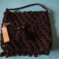 黒い編み物バック