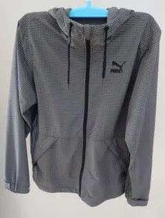 プーマフルジップパーカー ナイロン　　メンズM グレー