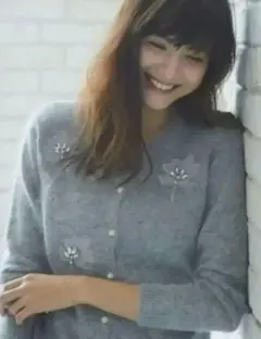 白　定価17000円+税　Apuweiser-riche アンゴラ刺繍単品カーデ