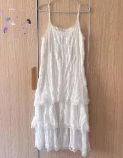 ホワイトストラップドレス