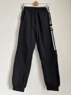 羊さま専用　adidas ブラック ウーブンファブリックトラックパンツ
