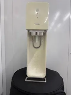 sodastream 炭酸水メーカー ホワイト ボトル2本付き - メルカリ