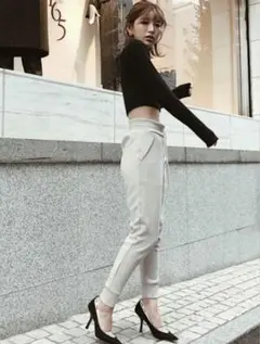 ダーリッチ　スエードテパードパンツ　グレージュ