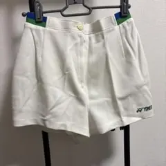 YONEX ホワイト ショートパンツ　サイズ67