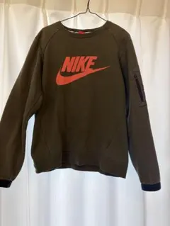 NIKE オリーブグリーン スウェット
