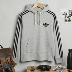 ​【人気】アディダス オリジナルス ハーフジップ パーカー グレー 3本ライン