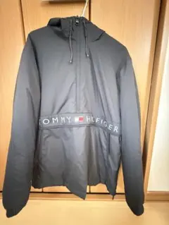 ✨美品✨　トミーヒルフィガーのフーデッドストレッチアノラック（ブラック）