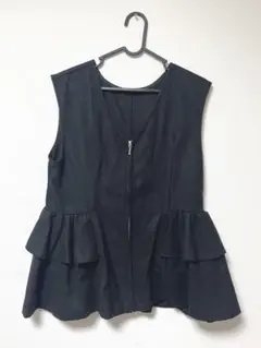 圧縮ウールライクフロントジップペプラムベスト 黒のサムネイル