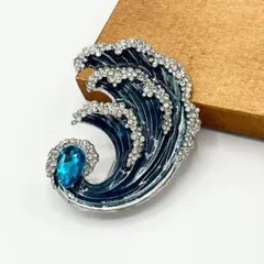 BC039 ブローチ ラペルピン バッジ ウェーブデザイン 波 海 おしゃれ