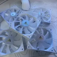 Antec RGB 120mm ケースファン ファンクーラー 白 5個セットのサムネイル