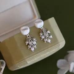 韓国アクセ シルバー925 揺れるパールフリンジピアス