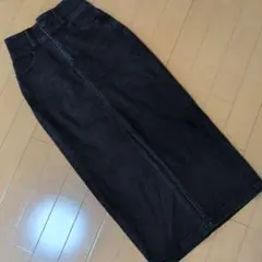 ブラック デニム タイトスカート ロング丈 スリット入りのサムネイル