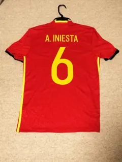 【未使用タグ付】イニエスタ　スペイン代表　ユニフォーム 2025年最新】イニエスタ ユニフォームの人気アイテム - メルカリ