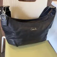 美品　COACH コーチ　黒レザートートバッグ　美品　ロゴ筆記体