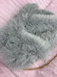 大容量 グレーのファーでかポーチ♡ゴールドチェーン付き