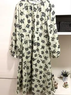 花柄長袖Aラインワンピース