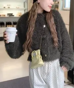 【最終価格】milybilet ボリューム袖クロップドシャギーカーディガン