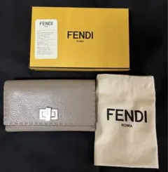 お値下げしました❗️FENDIフェンディピーカブー セレリア