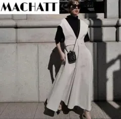 【美品】マチャットmachatt Vネックジャンパースカートワンピース　エクリュ