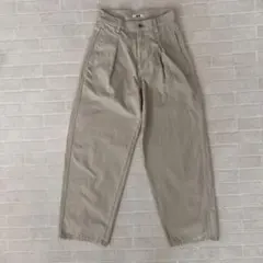 ユニクロユー　デニムタックパンツ　チノパン　ベージュ