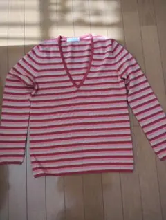 カシミヤ100%ピンクとベージュのストライプ Vネック長袖ニット