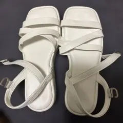 ホワイト ストラップサンダル