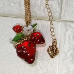 No.393　ハンドメイド　苺ペンダント　 苺ネックレス