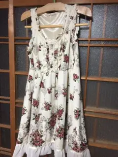 値下げ。早い者勝ち！花柄ワンピース 赤薔薇　アクシーズファム