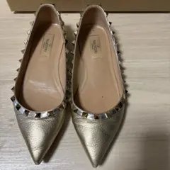 VALENTINO ロックスタッズ フラットシューズ ゴールド 36.5のサムネイル