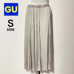 GU ジーユー サテンマーメイドフレアスカート S ベージュのサムネイル
