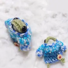 青　お洋服かえるのあみぐるみ