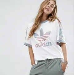 H*o様 adidas カラフルロゴ 半袖Tシャツ