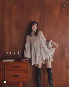 ココディール　新品タグ付　チュールプリーツニットドッキングワンピース　25ss 金ボタン付き片畦チュールドッキングワンピース（マキシ・ロング