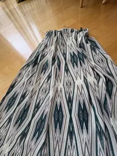 NOMBRE IMPAIR ノンブルアンペール幾何学模様 ロングスカート　美品のサムネイル