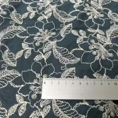 刺繍生地残布　縦85cm×横95cm