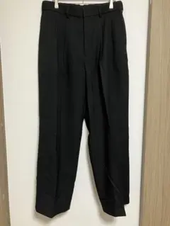 新品、未使用。黒 プリーツ入り スラックス