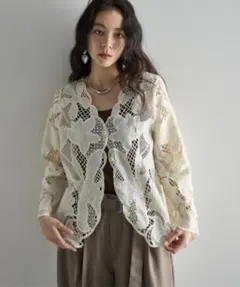 THEYOn ザヨン　レーシーシアーカーデブラウス　ジャケット風　アイボリー