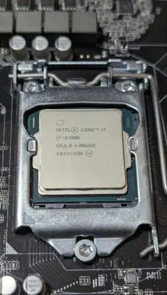 Intel Core i7-6700K CPU 本体