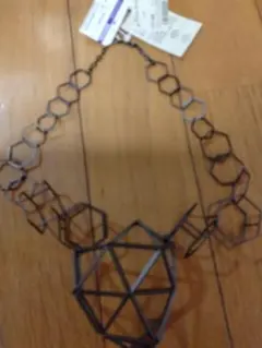 Hirako BIS 幾何学的デザイン ネックレス