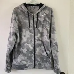 Nike Therma-Fit 迷彩パーカーのサムネイル
