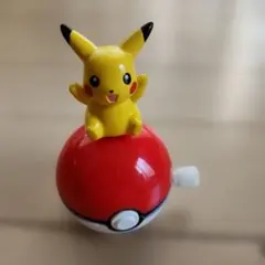 ピカチュウ フィギュア おもちゃ レトロ レア リンゴ 昔 珍 グッズ