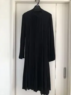 ユニクロ×セオリー黒ワンピース