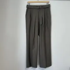 YOKE BELTED 2TUCK WIDE TROUSERS グレージュのサムネイル