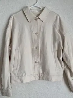 ベージュ ジャケットのサムネイル