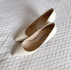 DIANA ダイアナ　アイボリー　ホワイト　ハイヒール　23.5㎝のサムネイル