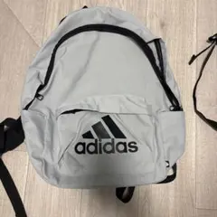 adidas グレー リュック