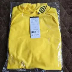 Umbro イエロー長袖アンダー シャツ 150