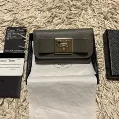 PRADA キーケース マルモ　シルバー　リボン　未使用　新品　グレー